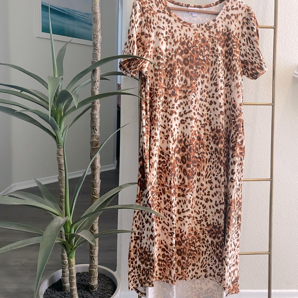 LulaRoe Medium Leggings material Leopard Carly Dress